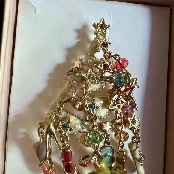Kirk’s Folly Christmas Tree with shoe ornaments 👠🩰👡 Brooch - Picture 3 of 3